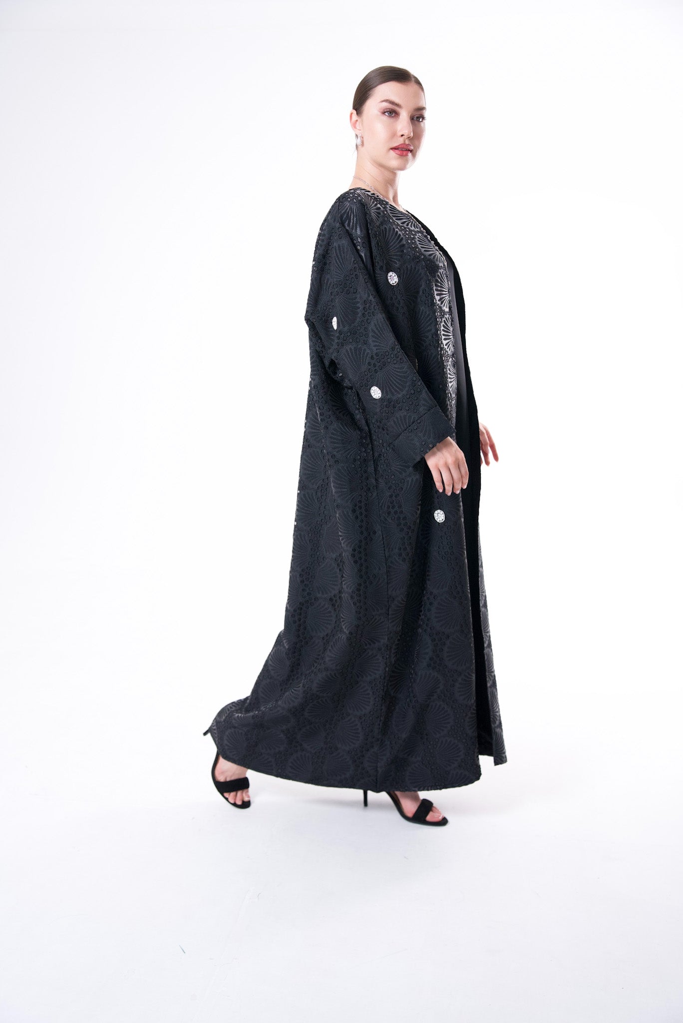 Pearl abaya Bisht